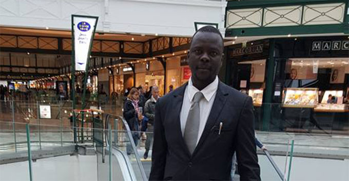Moustapha Mbengue revient de France avec une ambulance et un corbillard.